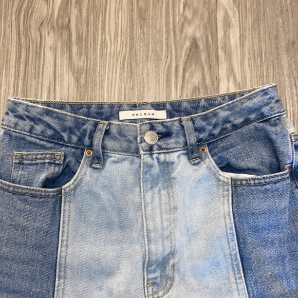 PacSun 90s Boyfriend Jeans in Colorblock Wash - Picture 2 of 5